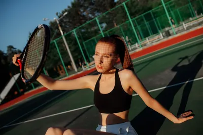 Эта фотосессия взорвала мой Инстаграм! Девушка на теннисном корте. |  Фотограф Елена О. | Дзен