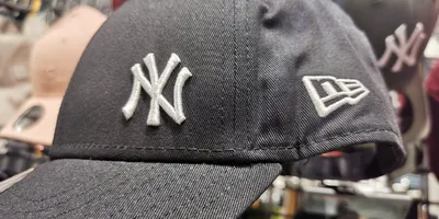 Что означают надписи на кепках — Спортмастер Медиа