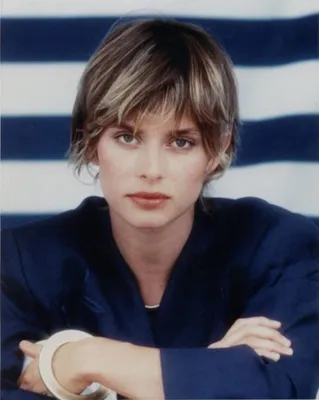 Коллекция Criterion на X: «Когда речь заходит о присутствии Настасьи Кински в ПАРИЖЕ, ТЕХАС (1984), то в первую очередь на ум приходит невероятно фотогеничный розовый свитер из ангоры и ее стильная блондинка-боб»,