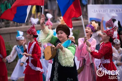 Омск | В центре Омска прошёл Парад национальностей - БезФормата