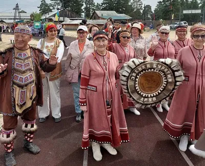 Якутский национальный костюм (48 фото): традиционные наряды якутов |  Фольклорный стиль, Этнические наряды, Историческая мода