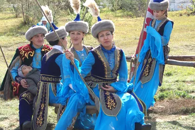 Красота казахского национального костюма в миниатюре: кукольный модельер  Гульнара Хамза - Информационный портал DimashNews