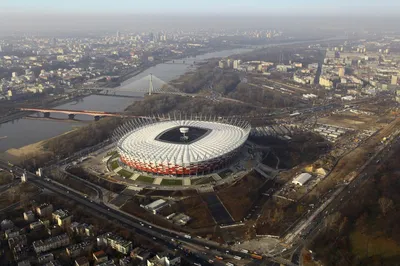 Крыша национального стадиона в Варшава, Польше Редакционное Стоковое Фото -  изображение насчитывающей пусто, чашка: 26573943