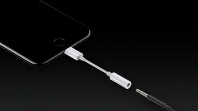 Наушники с микрофоном Apple EarPods с разъёмом Lightning [MMTN2ZM/A] купить  в Минске с ценами в рассрочку