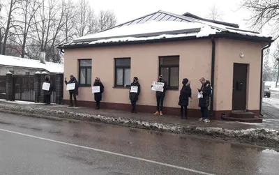 В Даугавпилсе прошли одиночные пикеты в защиту А. Навального (ФОТО)