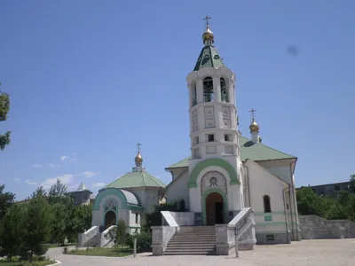 Файл:Church of St. Sergiuy Radonezhkogo in Navoi 12-02.JPG — Википедия