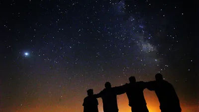 Редкий атмосферный феномен зафиксировали в небе над Канадой — фото -  11.08.2022, Sputnik Кыргызстан