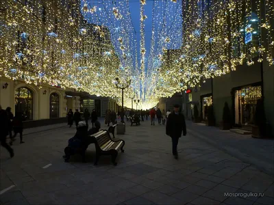 Новый Год 2018: \"Звёздное небо\" на Никольской улице