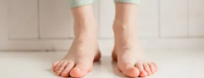 Отеки стопы ног - причины | почему опухают ноги