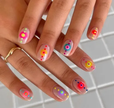 Маникюр в стиле поп-арт — новый тренд яркого дизайна ногтей на это лето