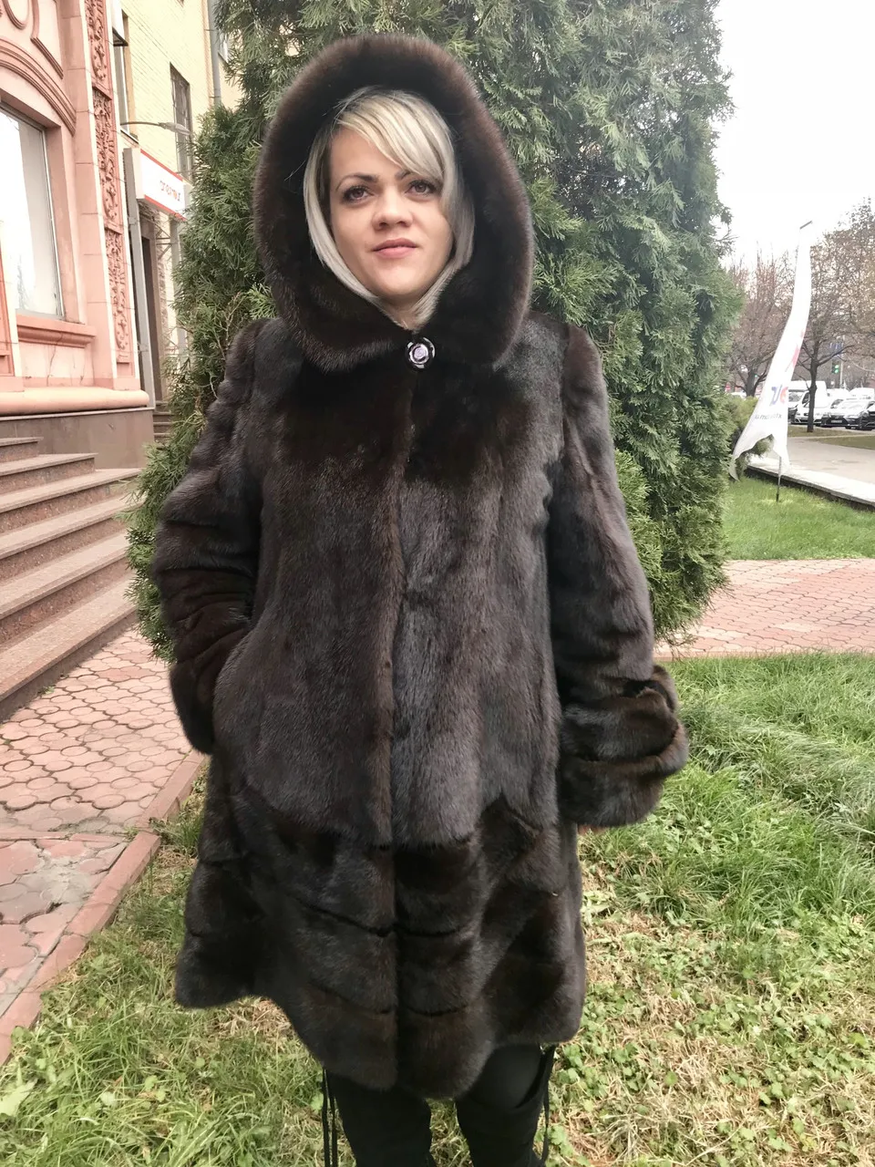 Норка поперечка Махагон с капюшоном Норка поперечка Махагон с капюшоном