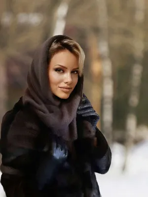 Елена Семенова. Зимняя одежда. Норковая шуба. Норковый платок. Furs. Winter  outfit | Head scarf, Fashion, Scarf