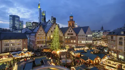 Обои Рождество, дома, ночь, огни, люди, рынок, Европа 3840x2160 UHD 4K  Изображение