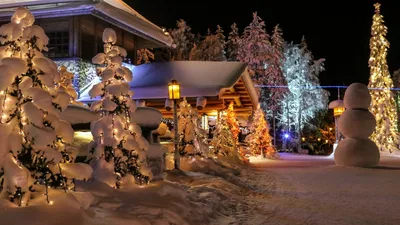 Скачать обои вечер, новогодний дом в финляндии, зимняя сказка, the evening,  christmas house in finland разрешение 2560x1440 #66179