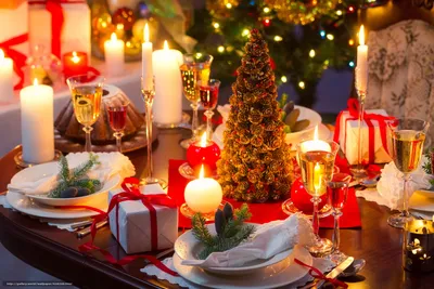Скачать обои новогодний стол, свечи, бакалы, посуда бесплатно для рабочего  стола в разрешении 4000x2667 — картинка №638258