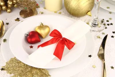 Романтика за столом в новый год и рождество - обои на телефон