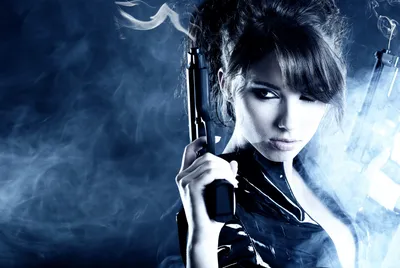 Девушка брюнетка с пистолетами » ImagesBase - Обои для рабочего стола