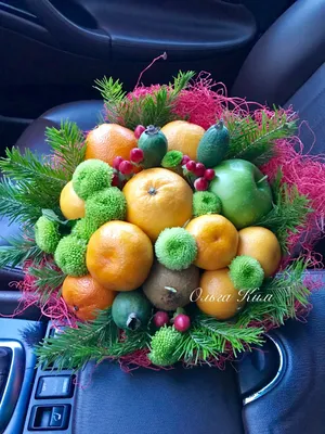 Новогодние букеты из фруктов - 66 фото