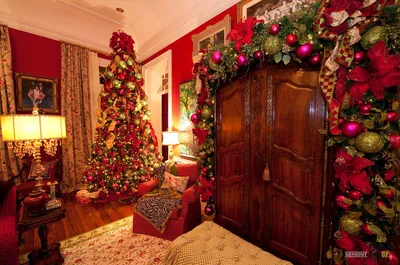 Идеи новогоднего декора квартиры и дома: как украсить комнату к новогондим  прадникам