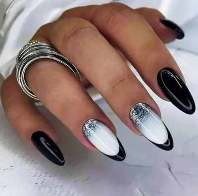 ᐉ Накладные ногти со скотчем и пилочкой френч на белых ногтях с серебром  Черный (094)