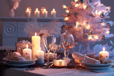 Как украсить новогодний стол: красивые идеи праздничной сервировки - Караван
