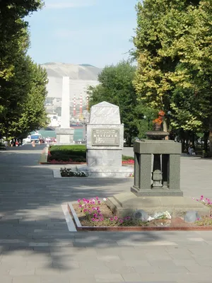 Площадь Героев (Новороссийск) — Википедия