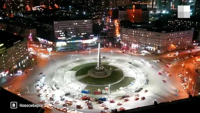 Сияющую стелу на площади Калинина сняли с высоты в Новосибирске 2 ноября  2022 г. - 2 ноября 2022 - НГС