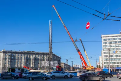 В Новосибирске изменится схема движения транспорта из-за открытия стелы на  площади Калинина