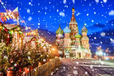 Куда поехать на Новый год в России: горнолыжные курорты, старинные города,  горячие источники