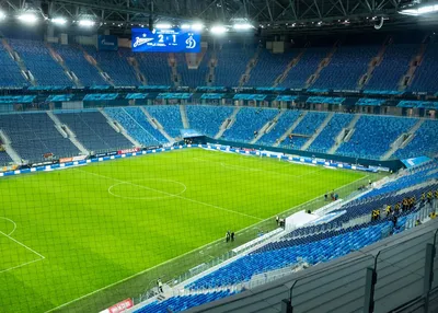 Протекающая крыша и три удаления: как «Зенит» открыл новый стадион матчем с  «Уралом» - KP.RU