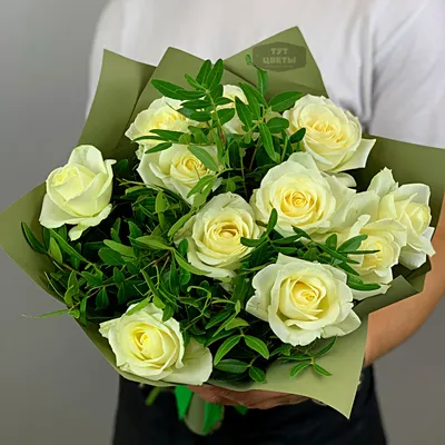 11 роз белых с писташ - 33093 букетов в Москве! Цены от 707 руб. Зеленая  Лиса , доставка за 45 минут!