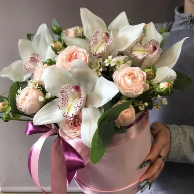 Цветы в коробке, Цветы и подарки в Санкт-Петербурге, купить по цене 3250  руб, Цветы в коробке в Букет Готов с доставкой | Flowwow