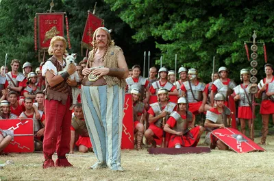Фото: Астерикс и Обеликс против Цезаря / Кадр со съемок фильма «Астерикс и  Обеликс против Цезаря» (1999) #580780