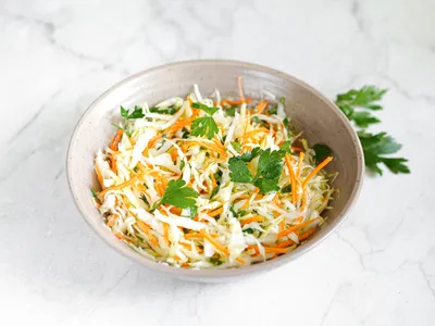 Салат из свежей капусты и моркови: рецепт | Меню недели