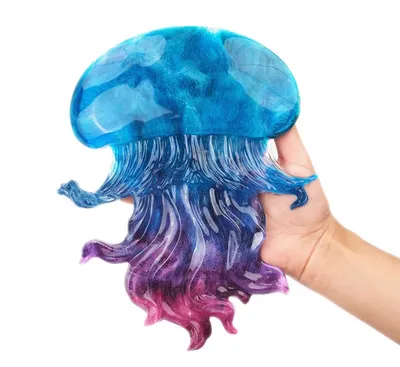 Огромная медуза стала предметом селфи отдыхающих на прпулярном у криворожан  курорте — Новости Кривого Рога