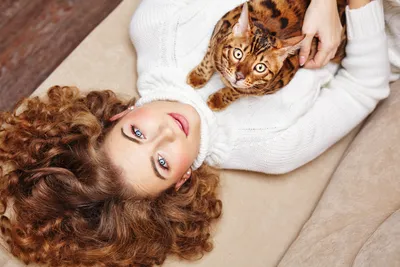 Любительницы кошек со своими питомцами – 35 классных фотографий