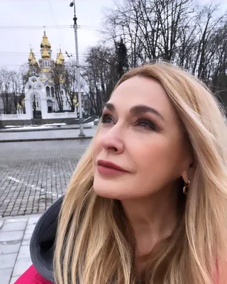 Ольга Сумская приехала в Харьков и показала разрушения в городе