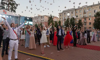 Женское вечернее платье, изумрудно-зеленое кружевное платье на одно плечо,  с аппликацией спереди и разрезом, из тюля, для выпускного, из Дубая, на  заказ, 3/4 | AliExpress