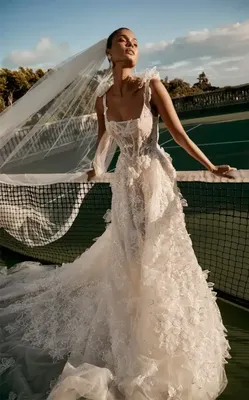 Необычное свадебное платье из органзы Саманта – купить в Москве - свадебный  салон Etna Bride