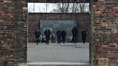 На территории Освенцима обнаружили антисемитские граффити - РИА Новости,  06.10.2021