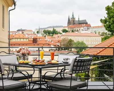 FOUR SEASONS HOTEL PRAGUE ПРАГА