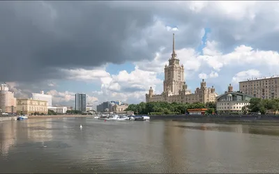 Скачать обои облака, гостиница украина, река, москва, лето разрешение  1440x900 #99893