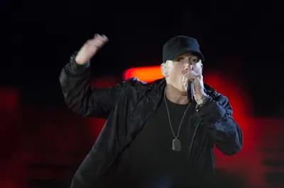 Eminem поиздевался над Oxxxymiron в песне из нового альбома