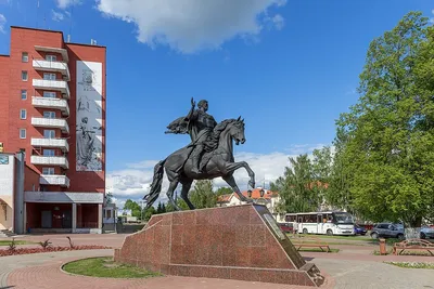 Памятник Всеславу Чародею в Полоцке | Планета Беларусь