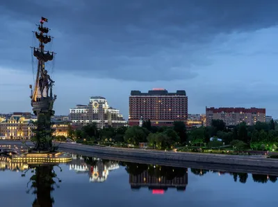 Гостиницы Москвы около Памятника Петру I: забронировать номер недорого в  2023 году