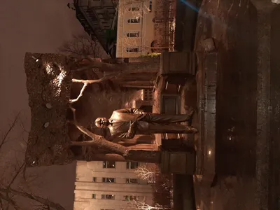 Ислам Абдуганиевич Каримов, жанровая скульптура, Москва, сквер Ислама  Каримова — Яндекс Карты