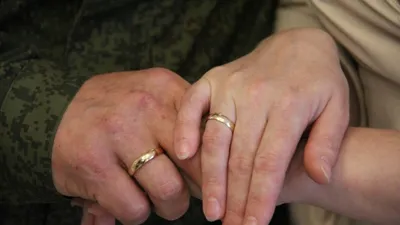 Мобилизация: в России свадебный бум без колец и пышных церемоний