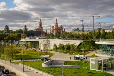 Парк Зарядье в Москве: почему его стоит посетить?