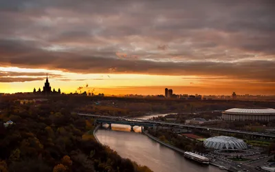 Скачать 1680x1050 москва, города, пейзажи, олимпийский, кремль, мост, река  обои, картинки 16:10