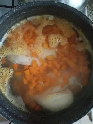 Суп из курицы с рисовой лапшой и овощами • Супы, первые блюда